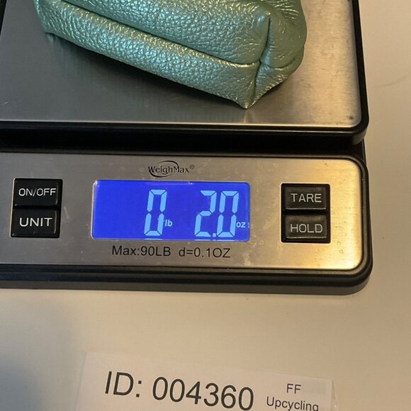 Portland Leather Goods Metallic Green Scalloped Leather Coin Purse Penny Pouch - Picture 11 of 11